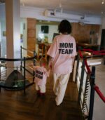 Футболка рожева MOM TEAM для дорослих